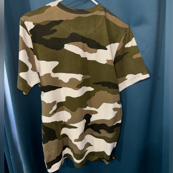 Men’s Nike Camo Shirt - Picture 2 of 4